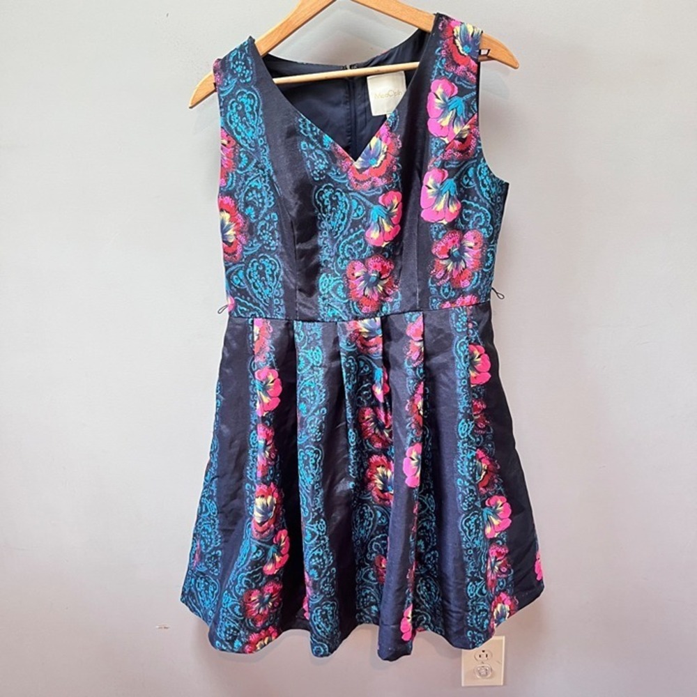 Modcloth Fit & Flare Hibiscus Floral Dress- Size L‎